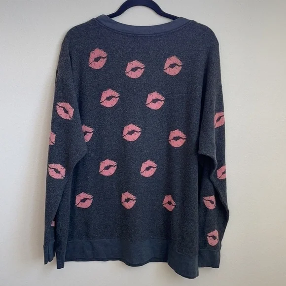 Wildfox grey lips allover pullover sweatshirt OS - Picture 5 of 5